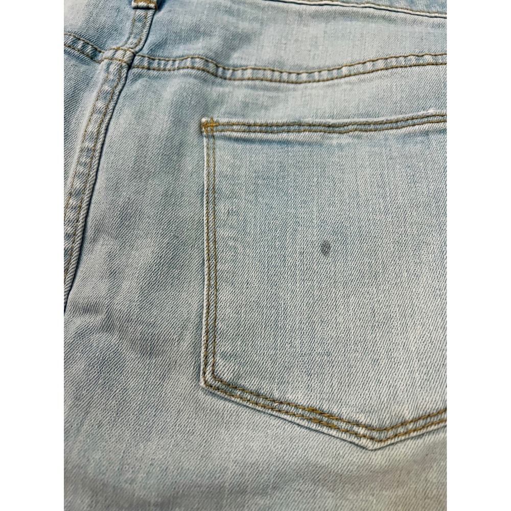 Universal Thread Womens Light Wash Denim Mini Skirt Size 18/34 Raw Hem NWT - Picture 5 of 5